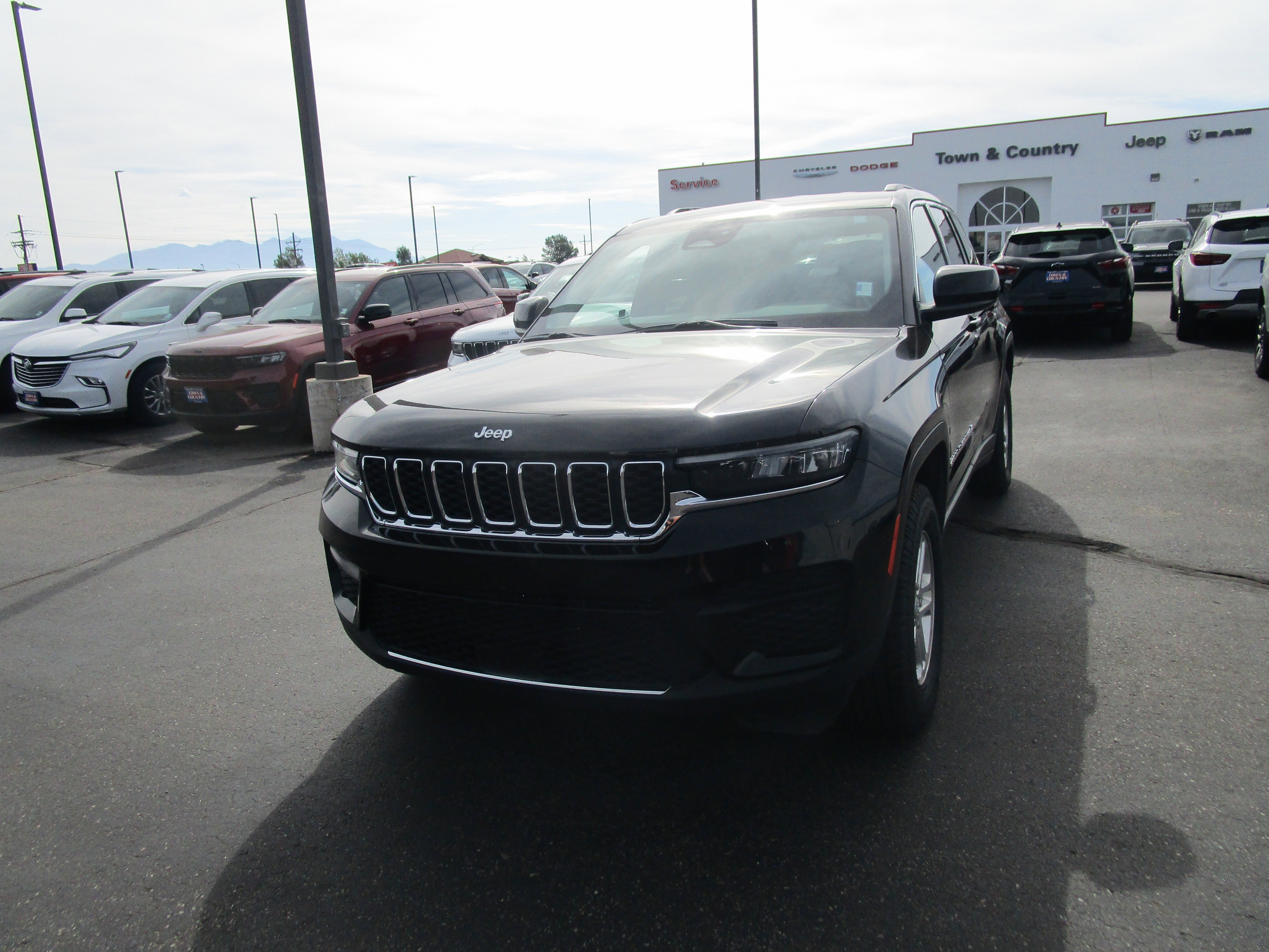 2023 Jeep Grand Cherokee Laredo