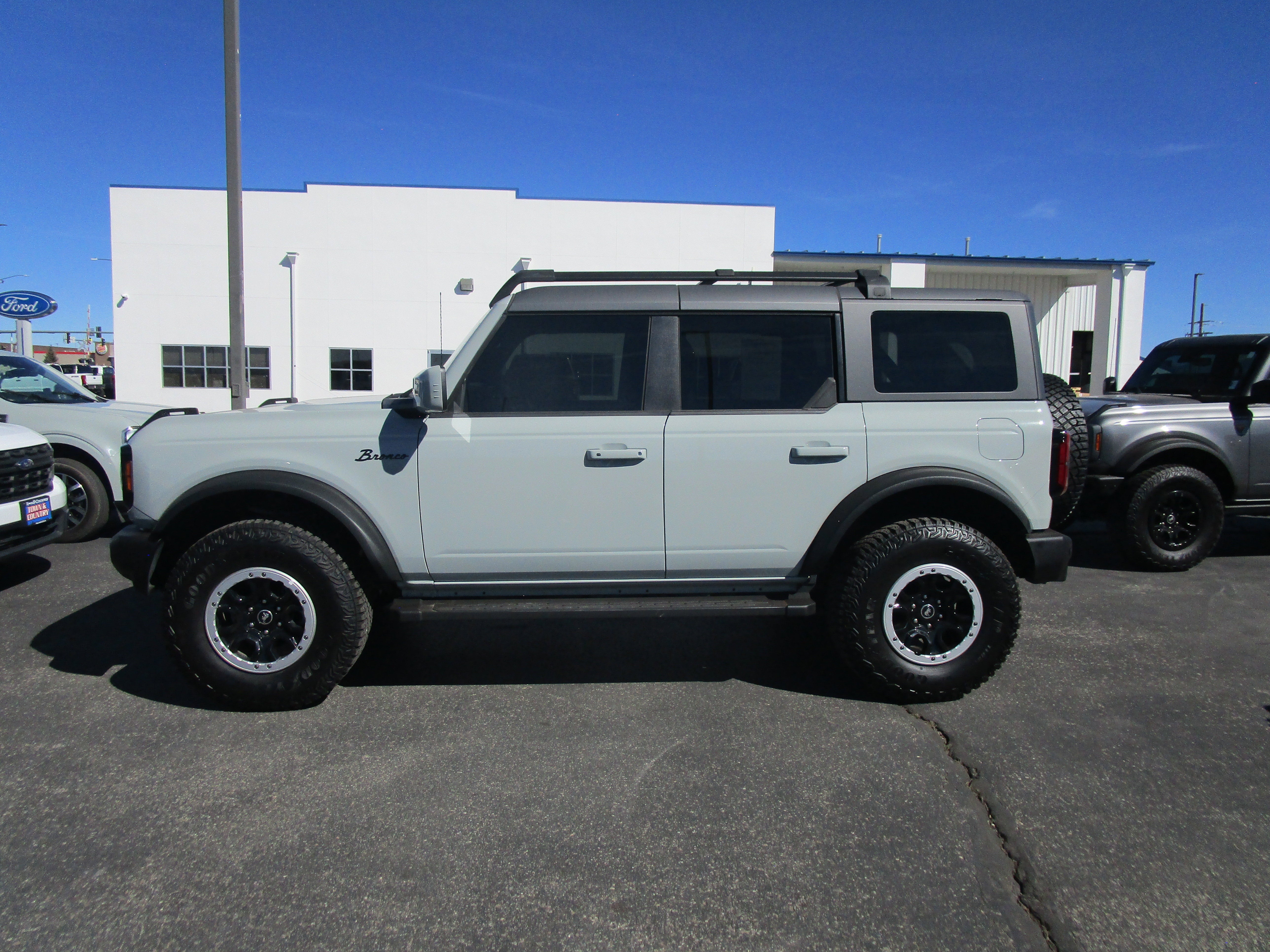 2024 Ford Bronco Outer Banks
