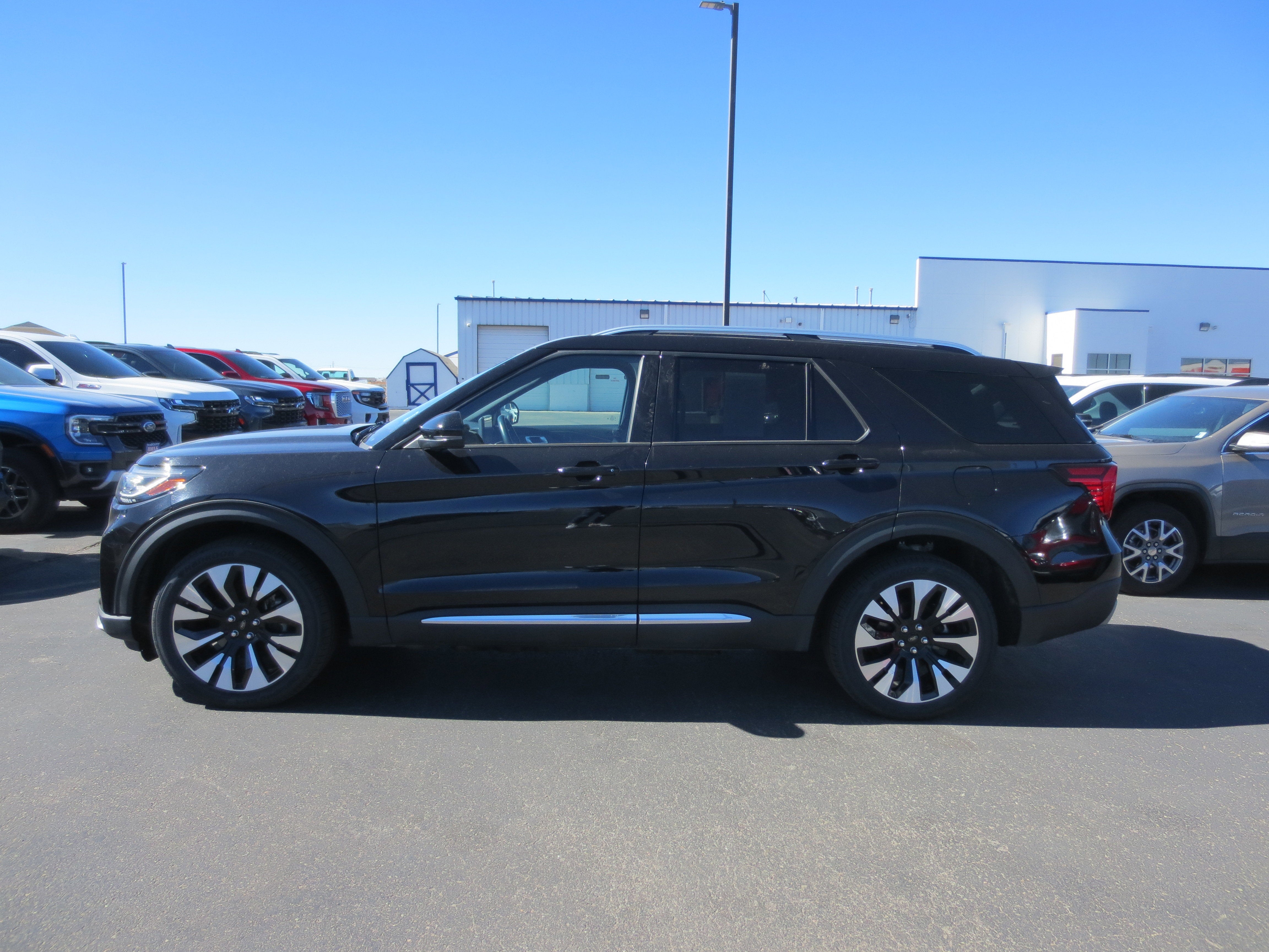 2025 Ford Explorer Platinum