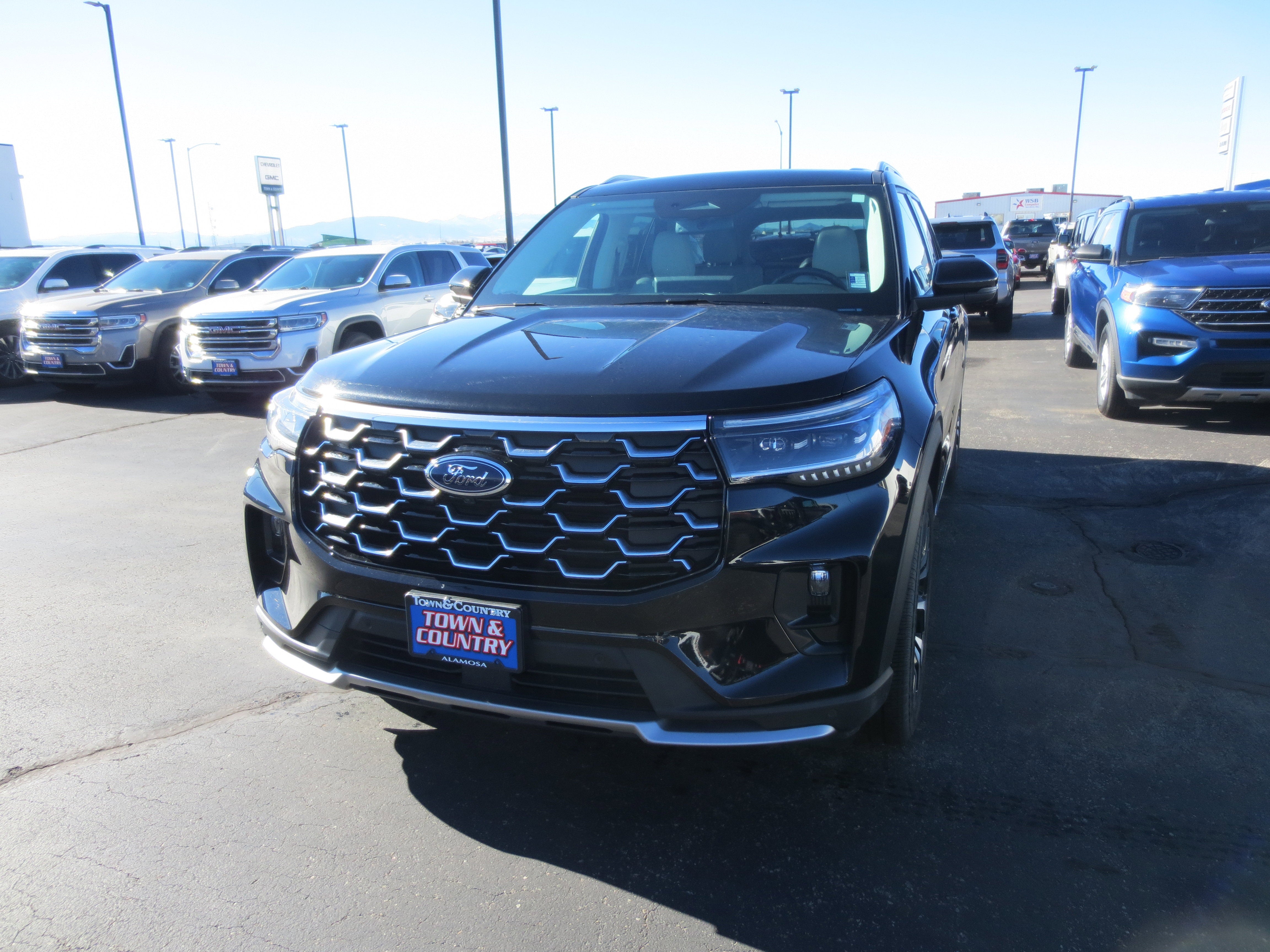 2025 Ford Explorer Platinum