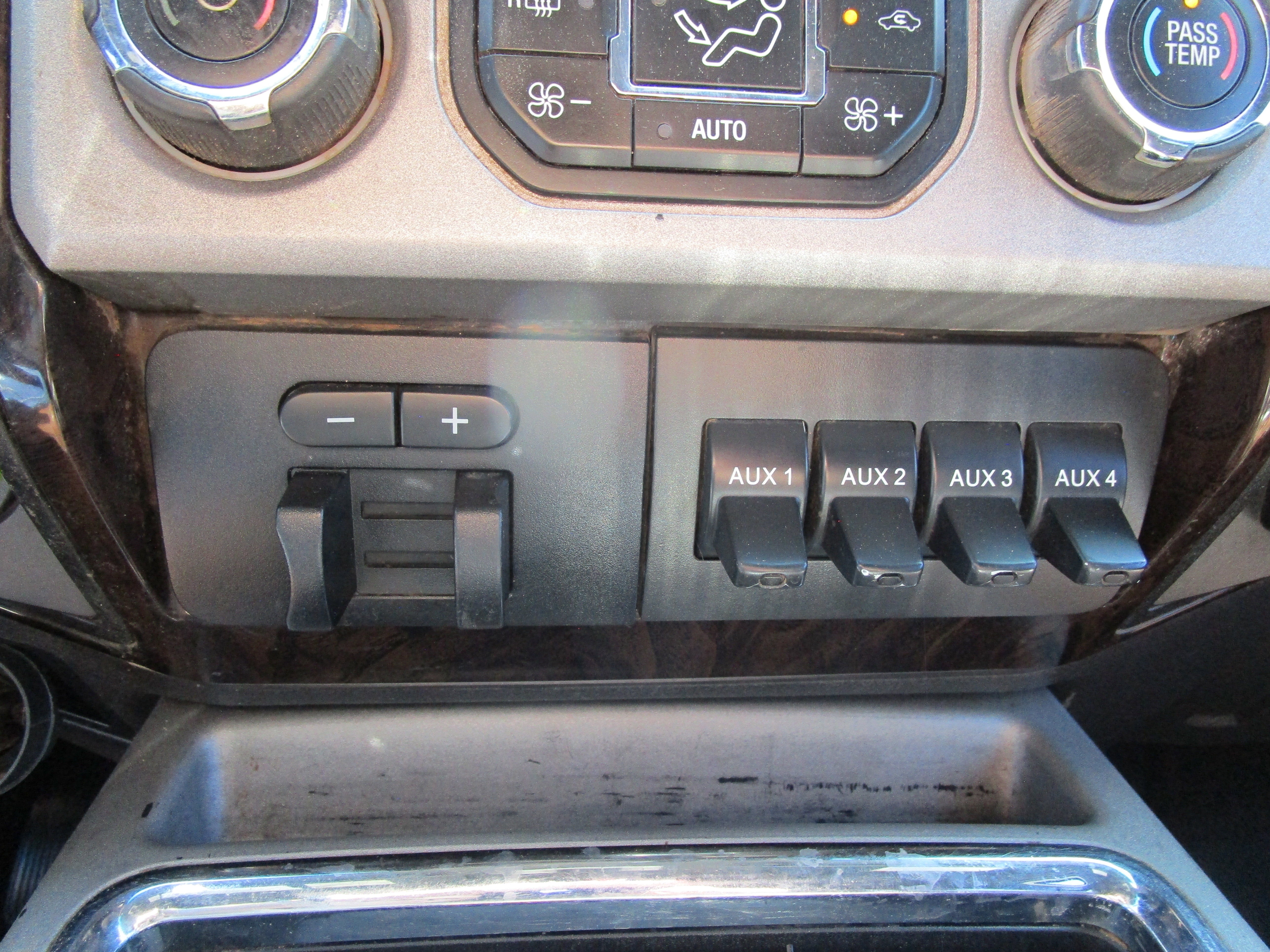 2015 Ford Super Duty F-350 SRW Platinum