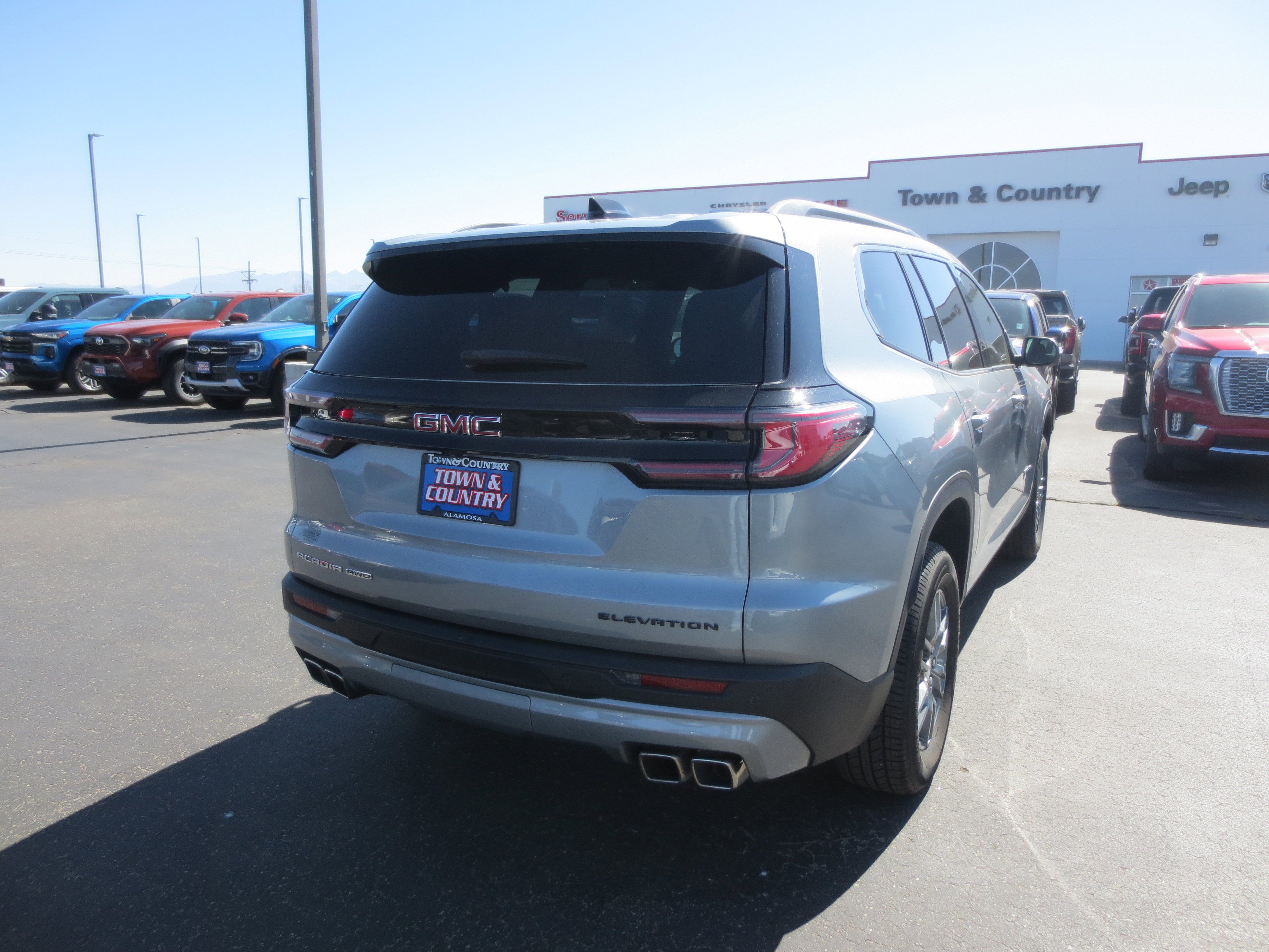 2025 GMC Acadia Elevation