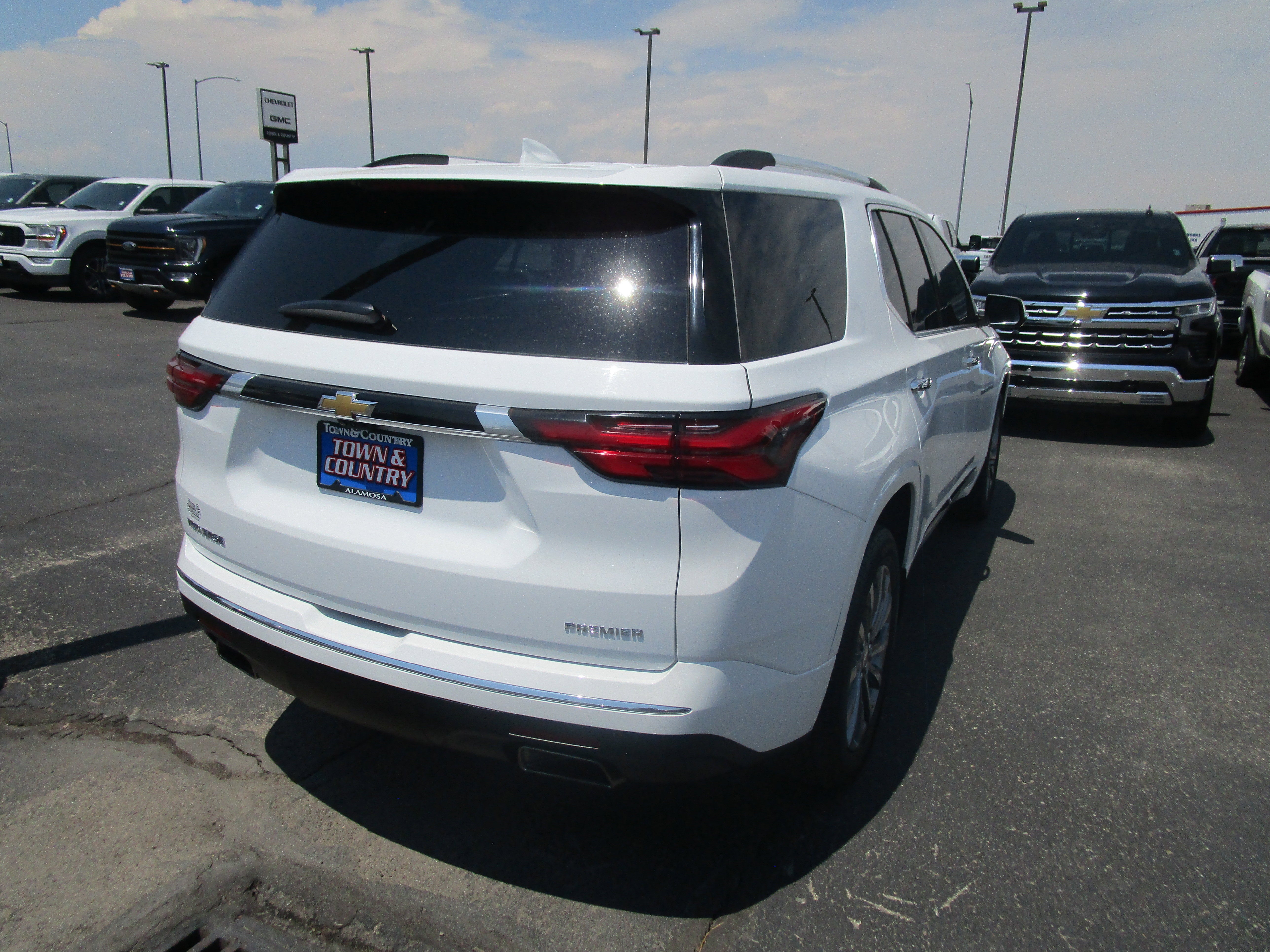 2023 Chevrolet Traverse Premier