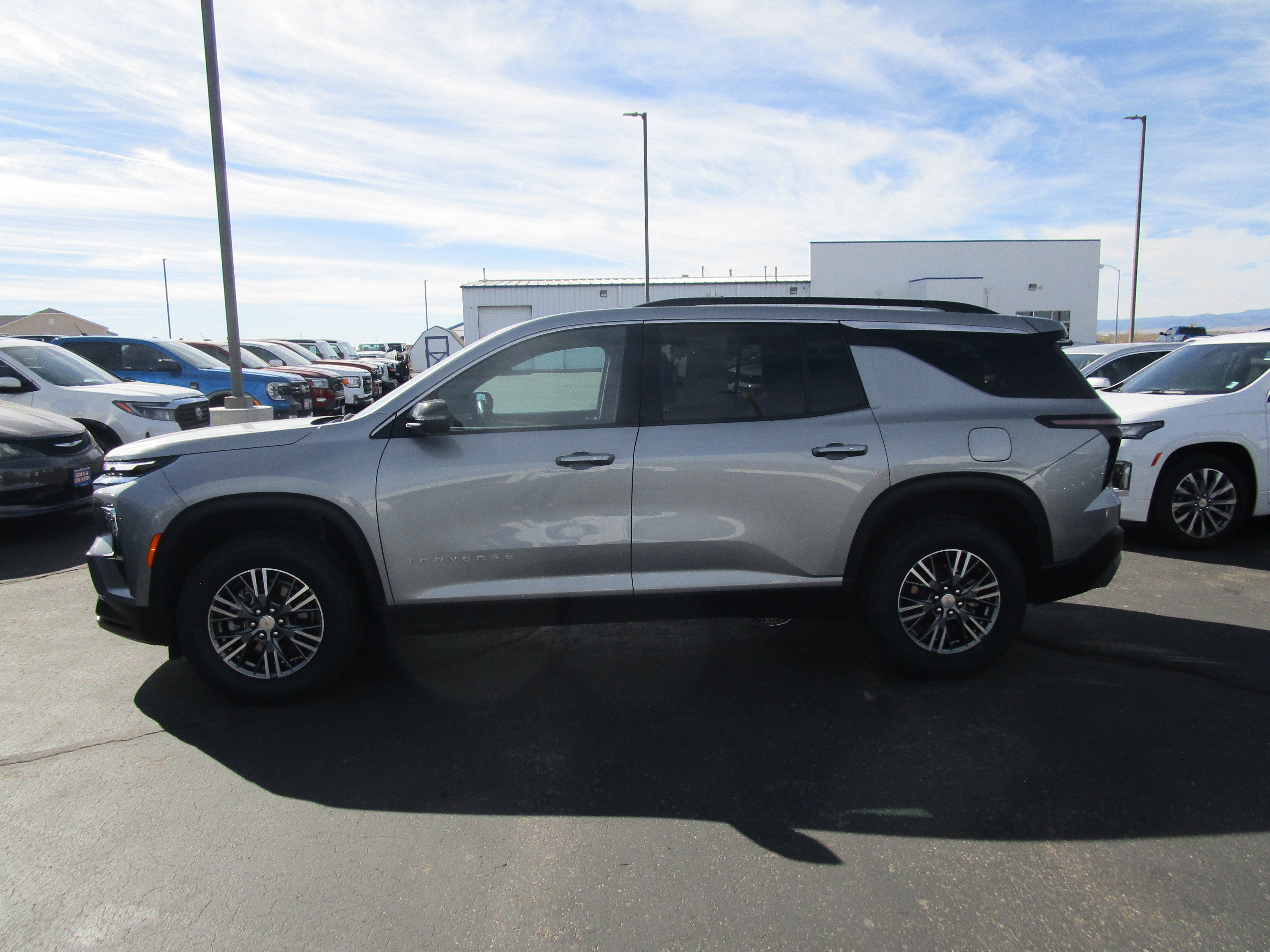 2024 Chevrolet Traverse LT