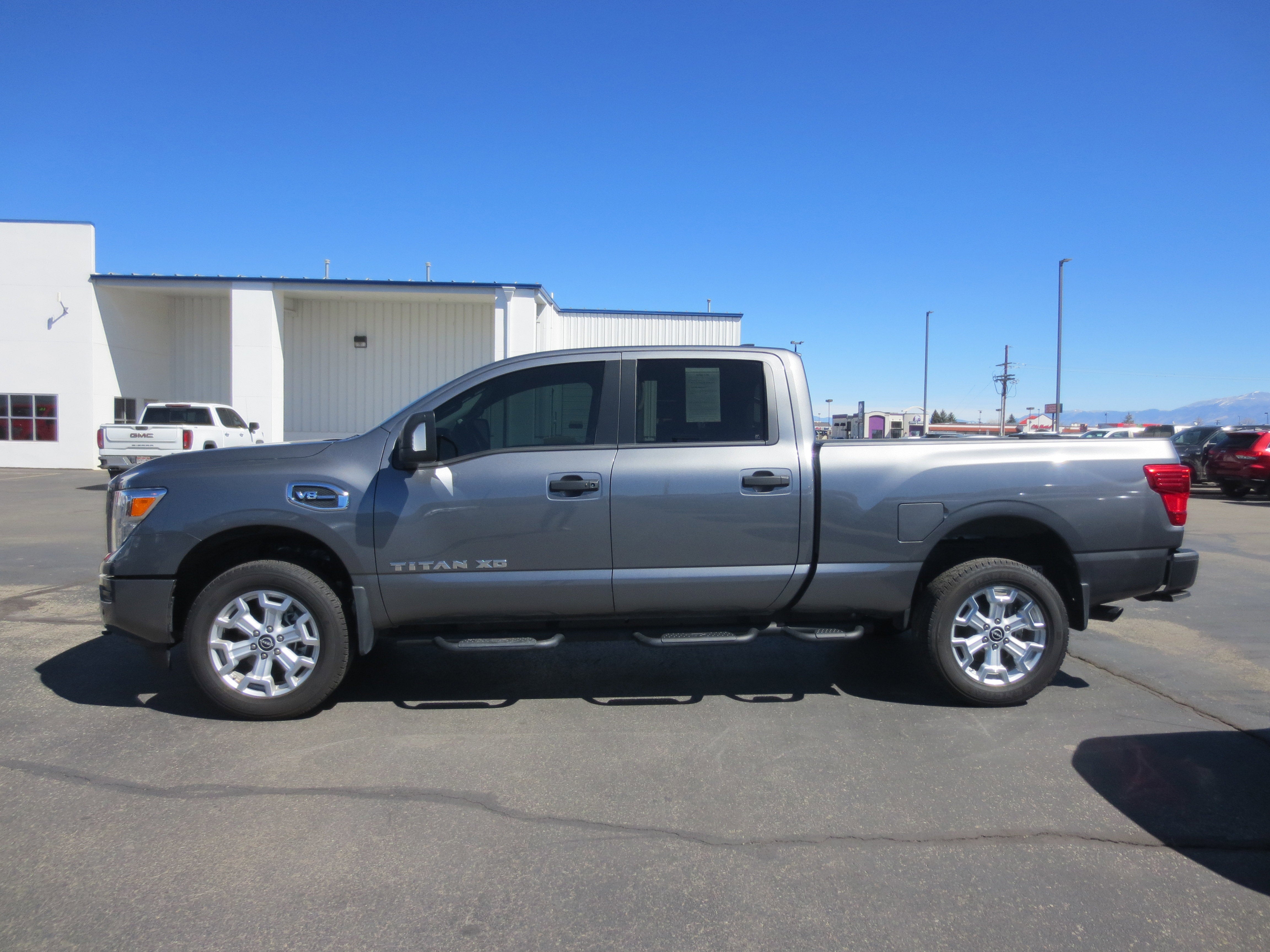 2024 Nissan Titan XD SV