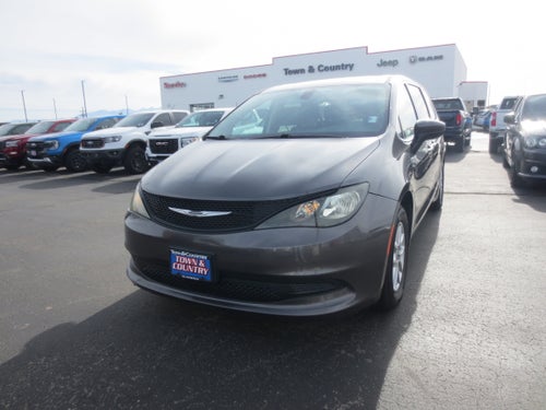 2022 Chrysler Voyager LX