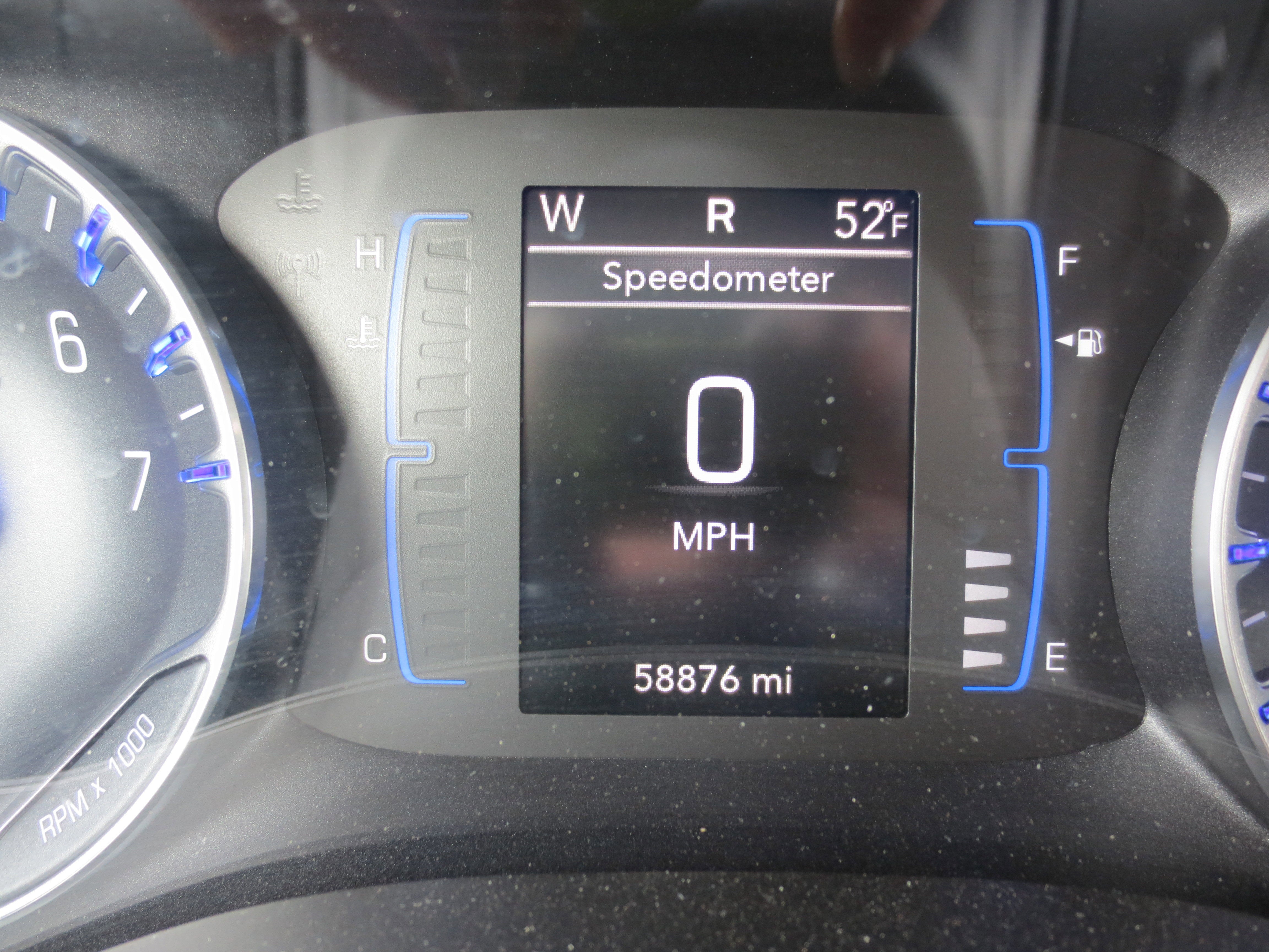 2022 Chrysler Voyager LX