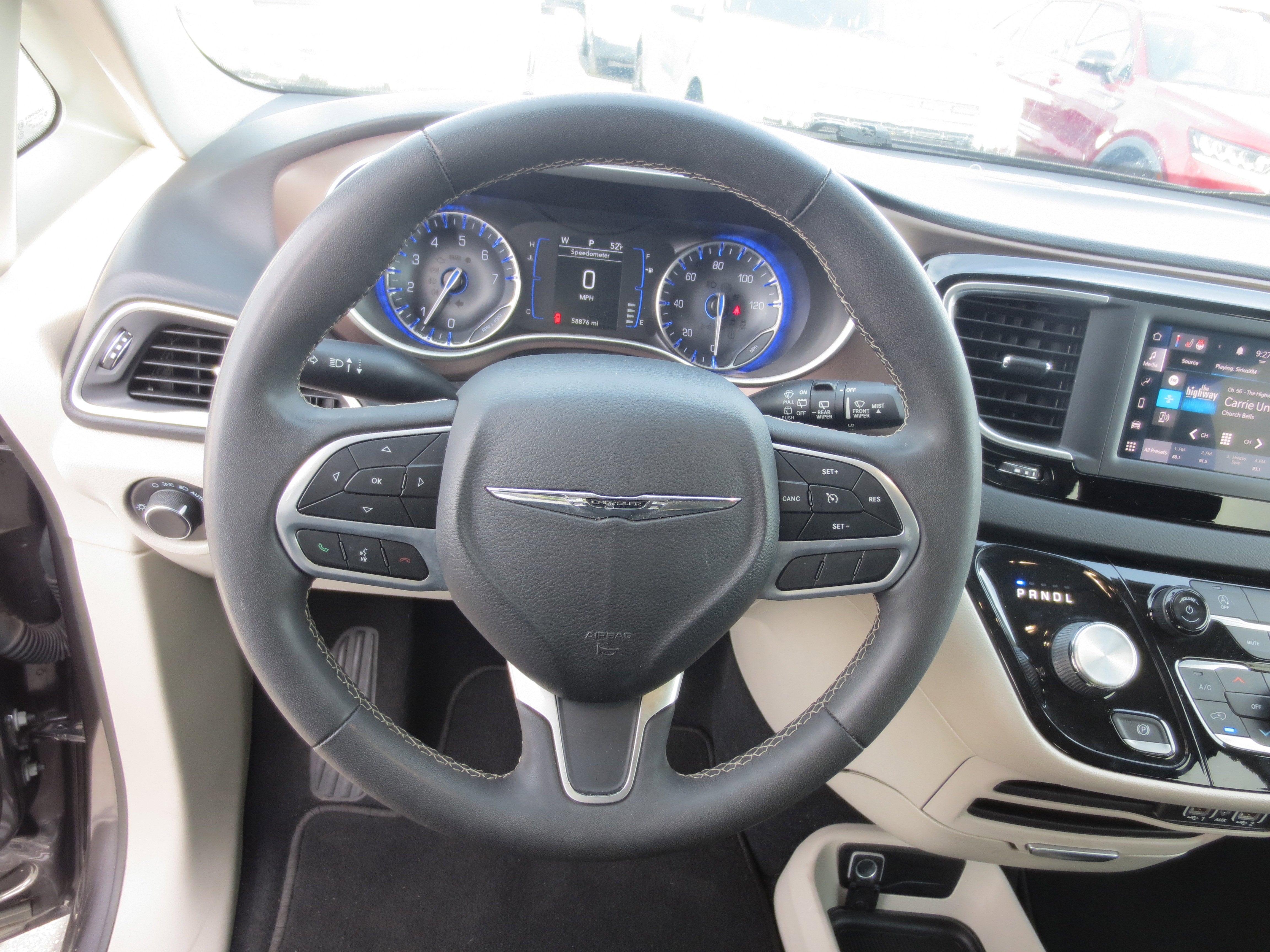 2022 Chrysler Voyager LX