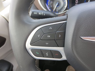 2022 Chrysler Voyager LX