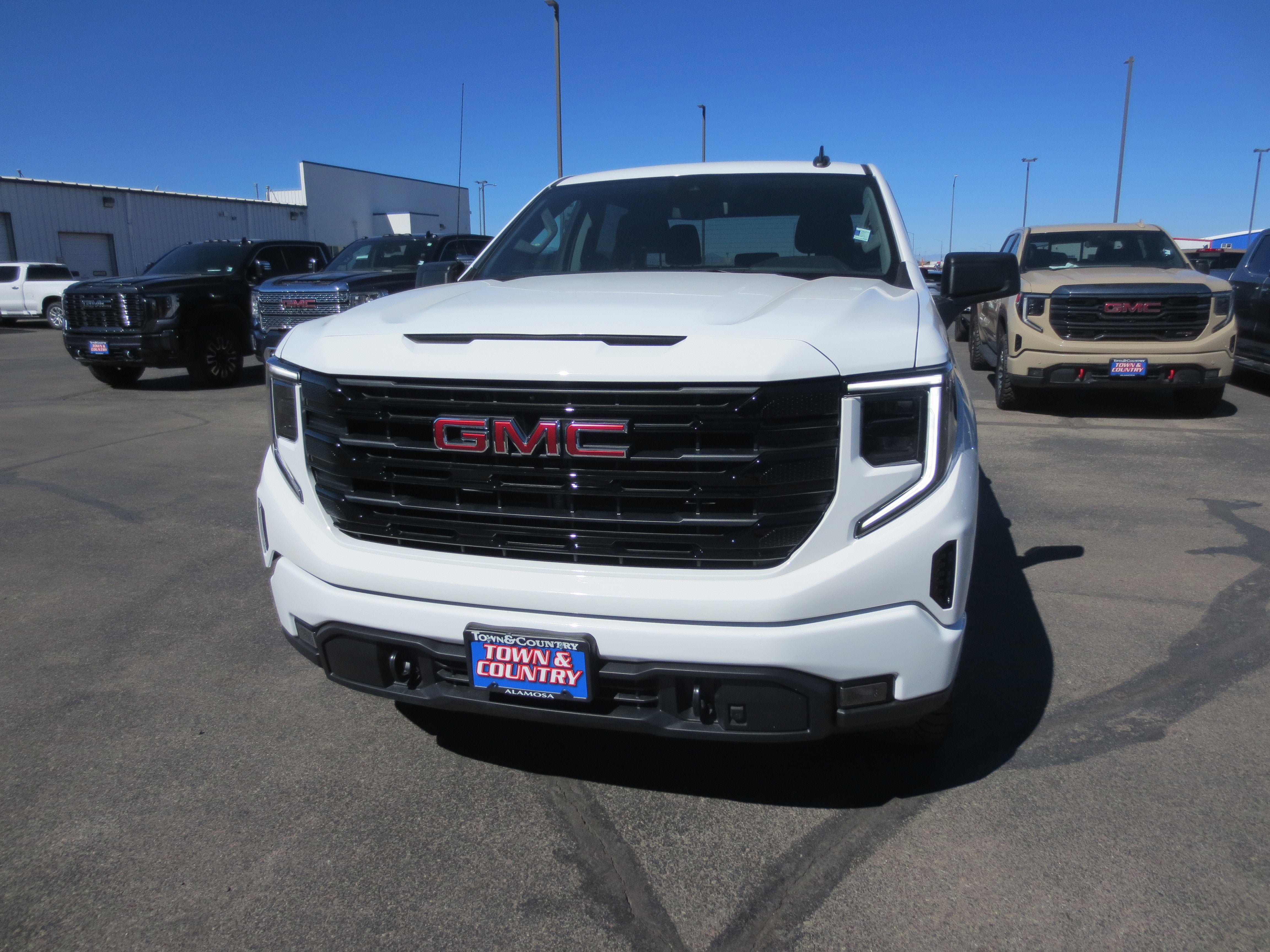 2025 GMC Sierra 1500 Elevation