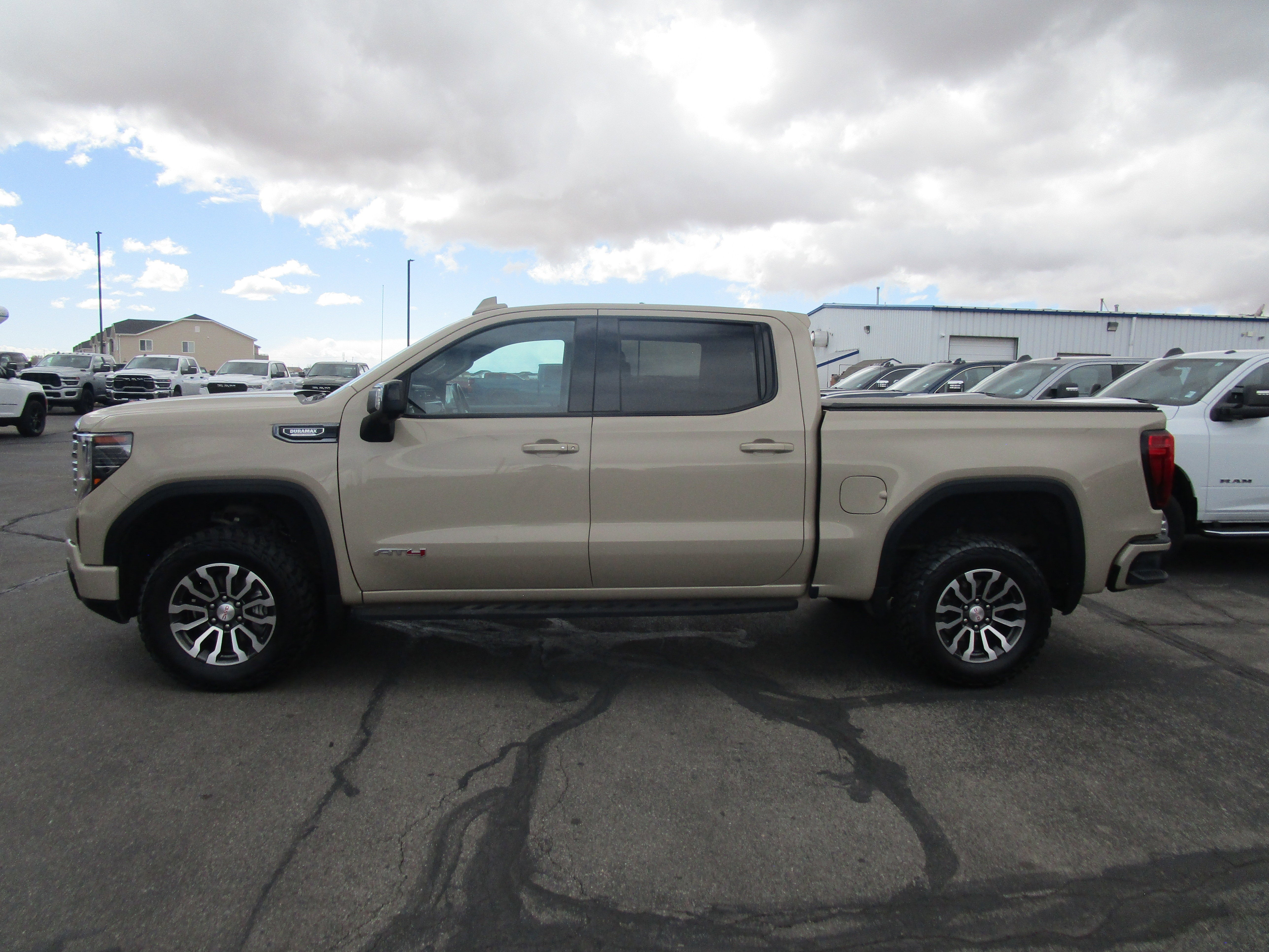 2023 GMC Sierra 1500 AT4