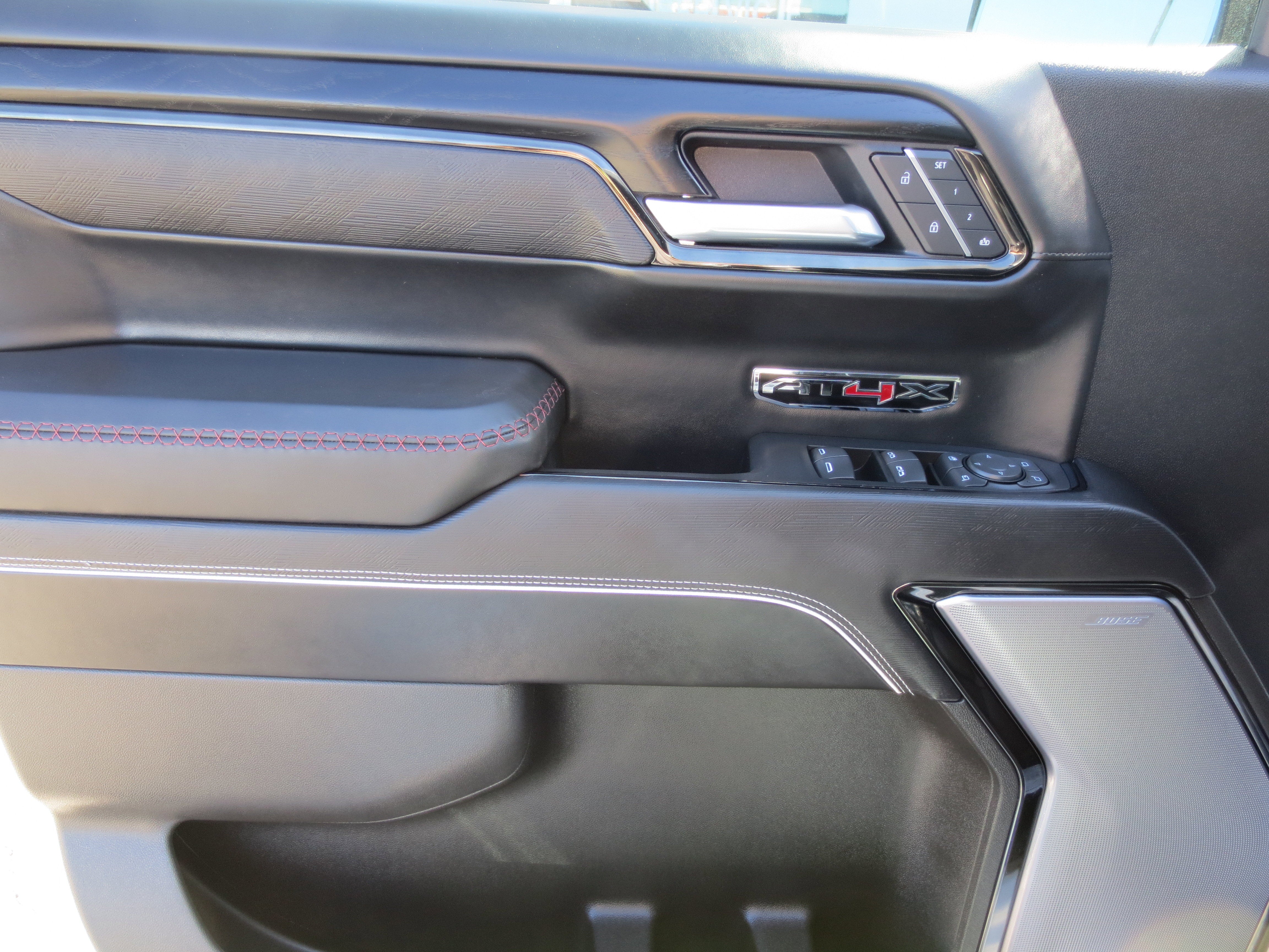 2025 GMC Sierra 1500 AT4X