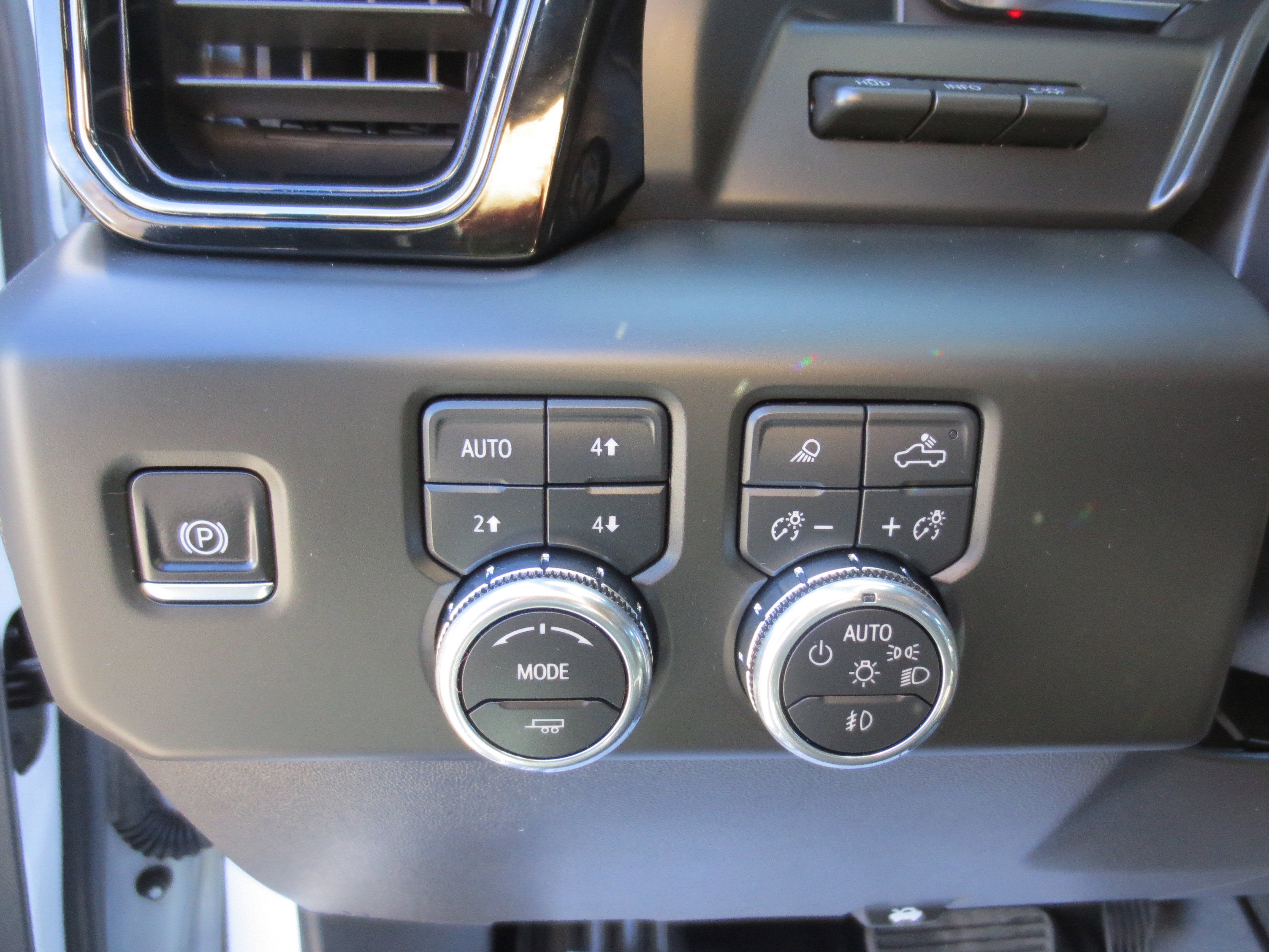 2025 GMC Sierra 1500 AT4X