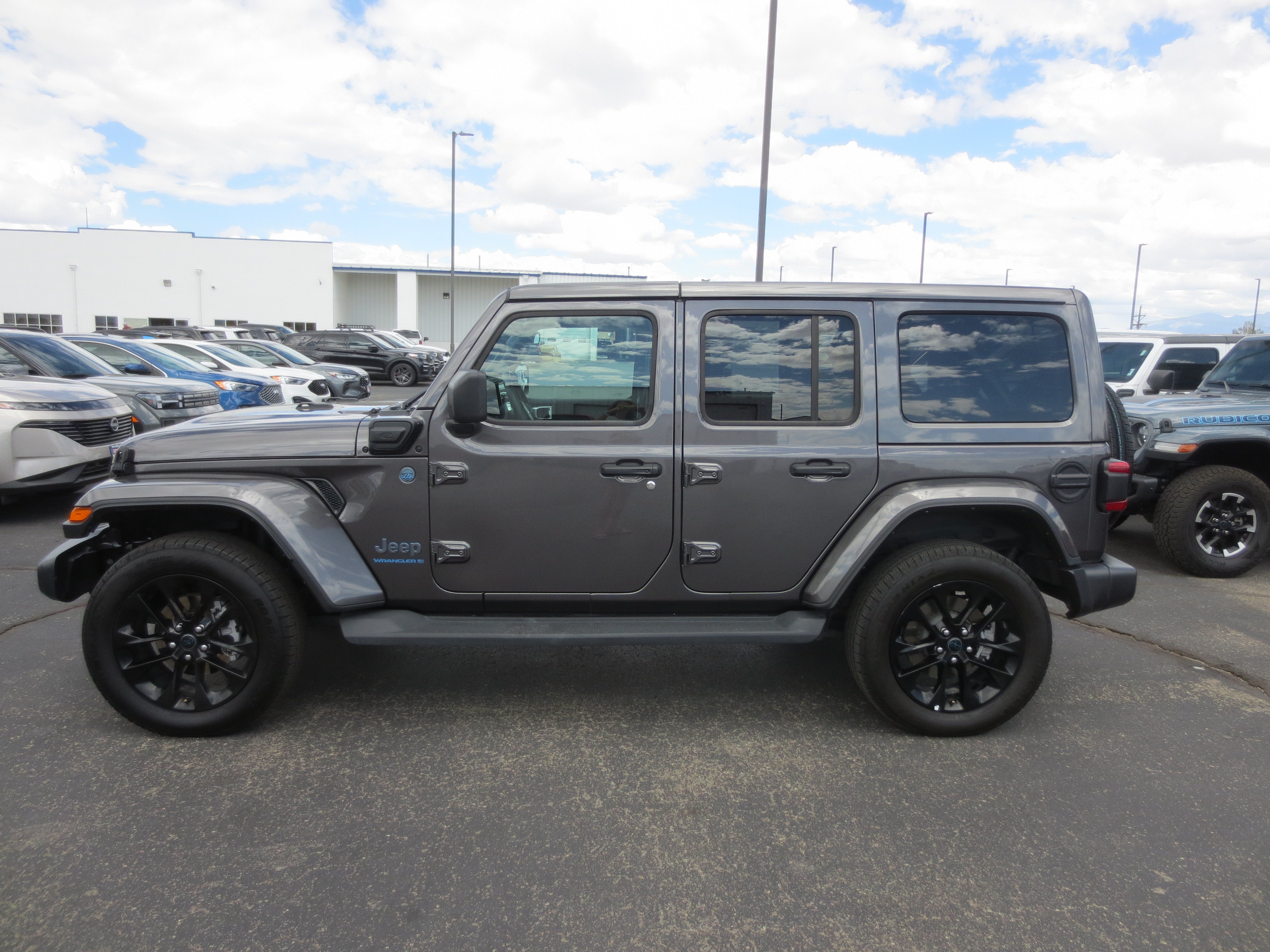 2025 Jeep Wrangler 4xe Sahara