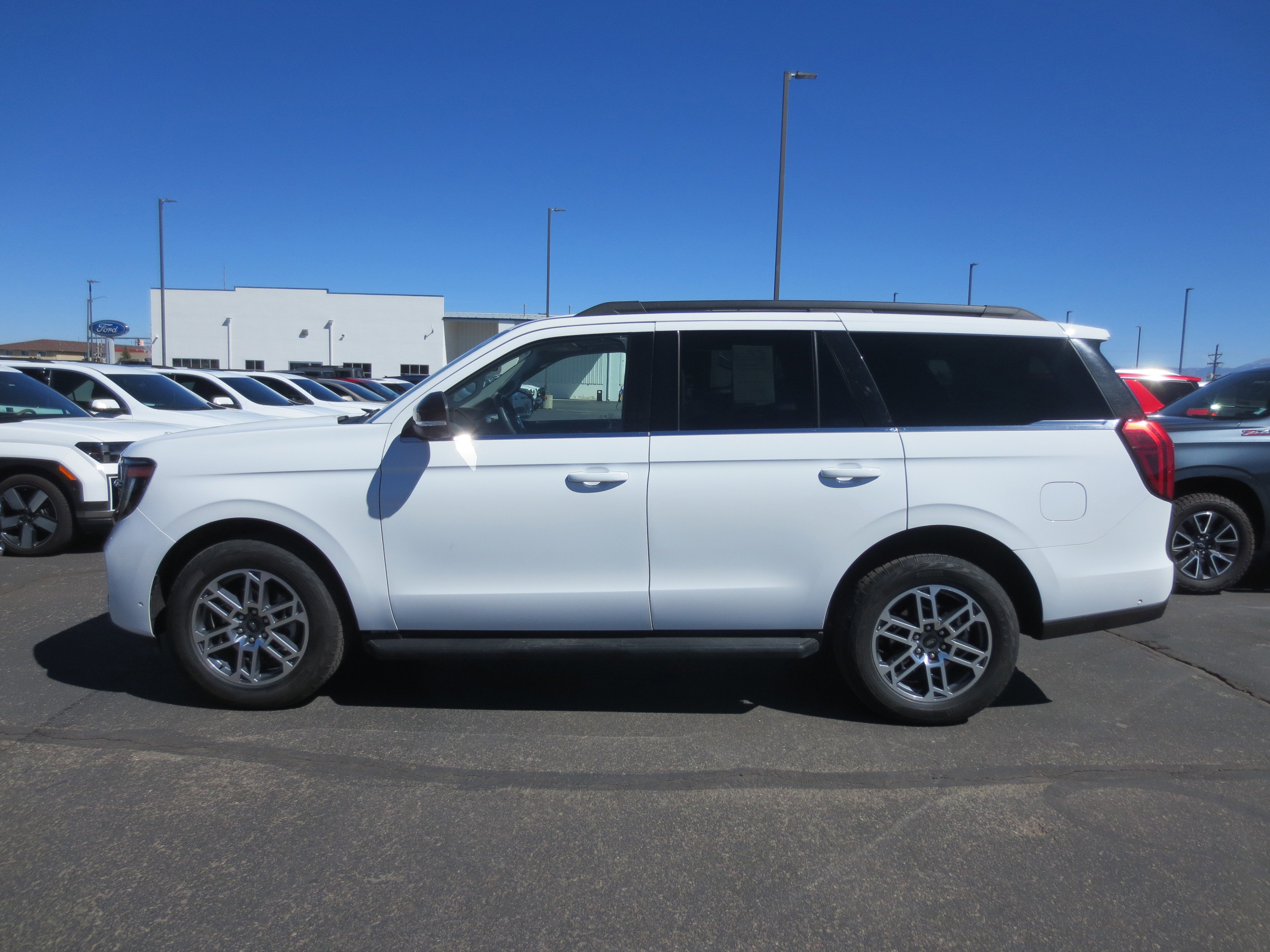 2025 Ford Expedition Active