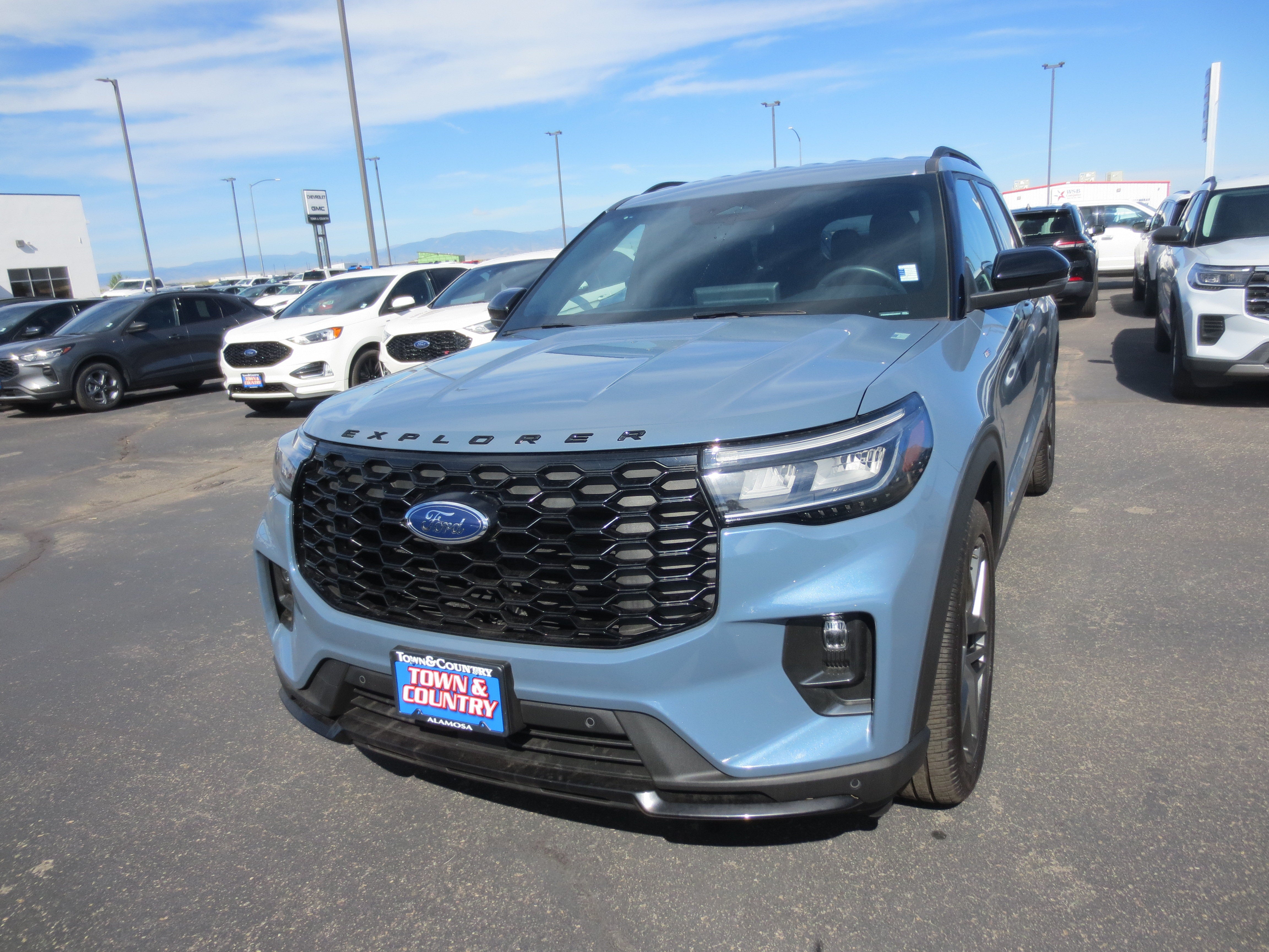2025 Ford Explorer ST-Line