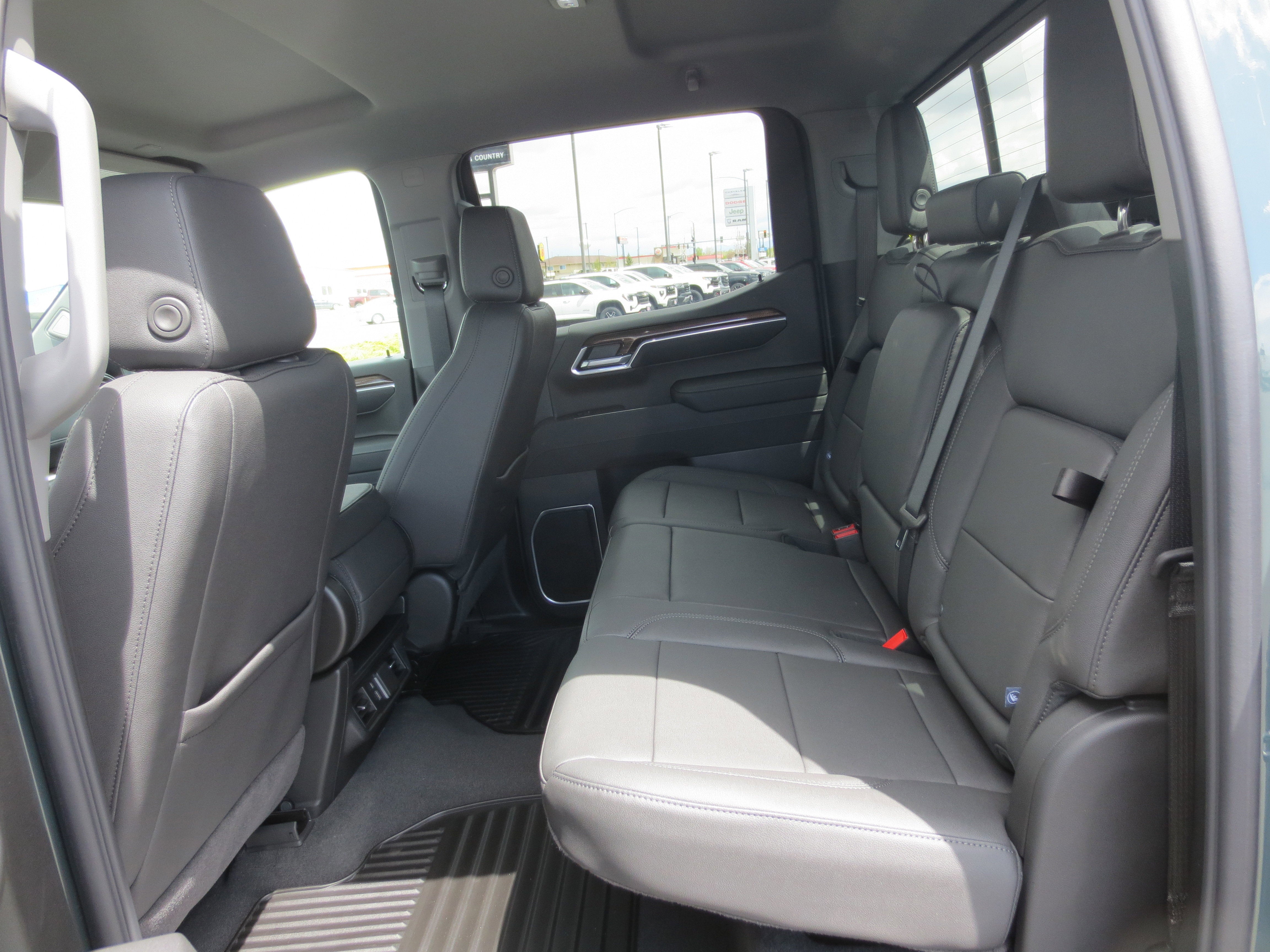2026 Chevrolet Silverado 1500 LT - Photo 8