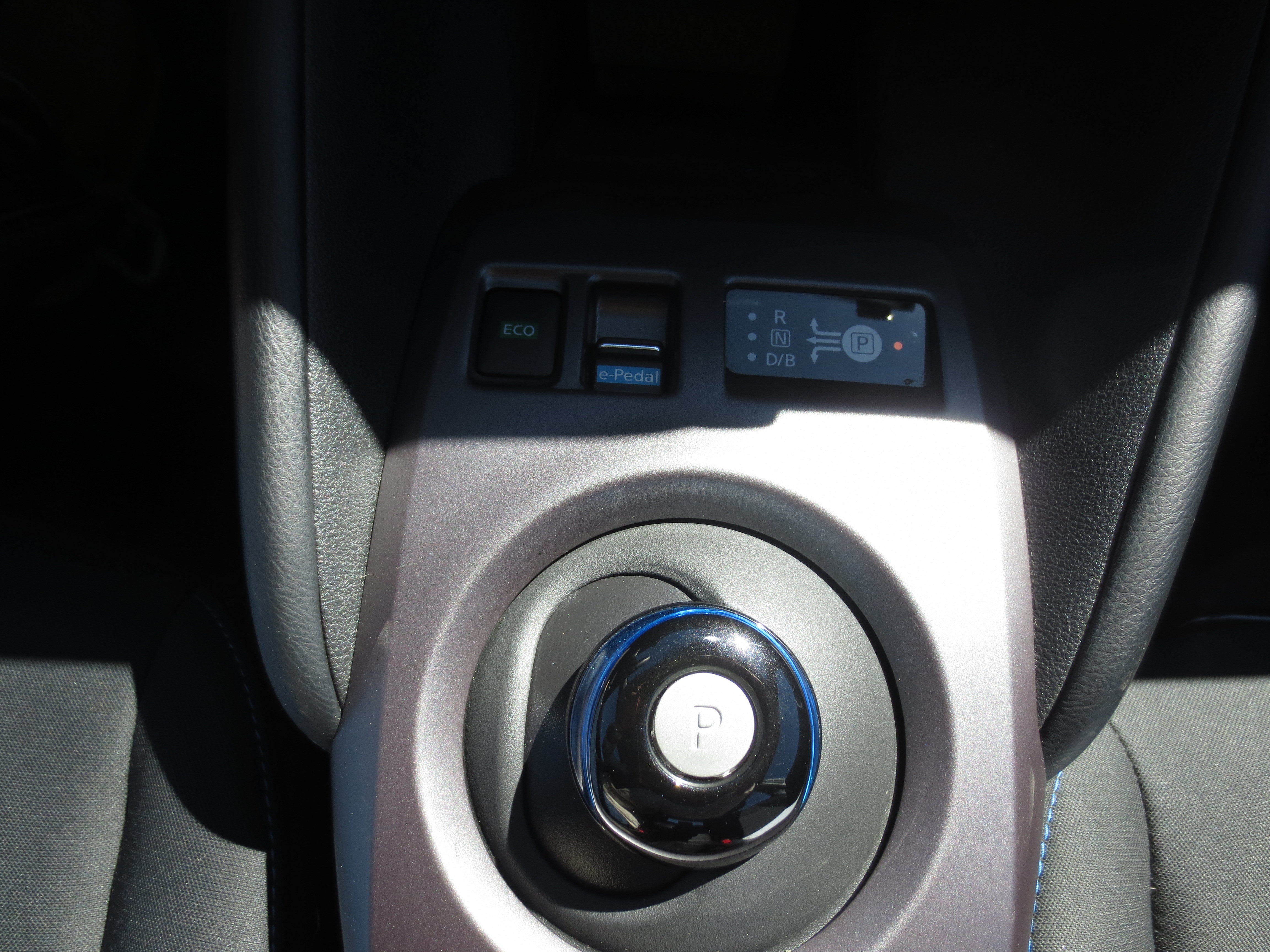 2025 Nissan LEAF S