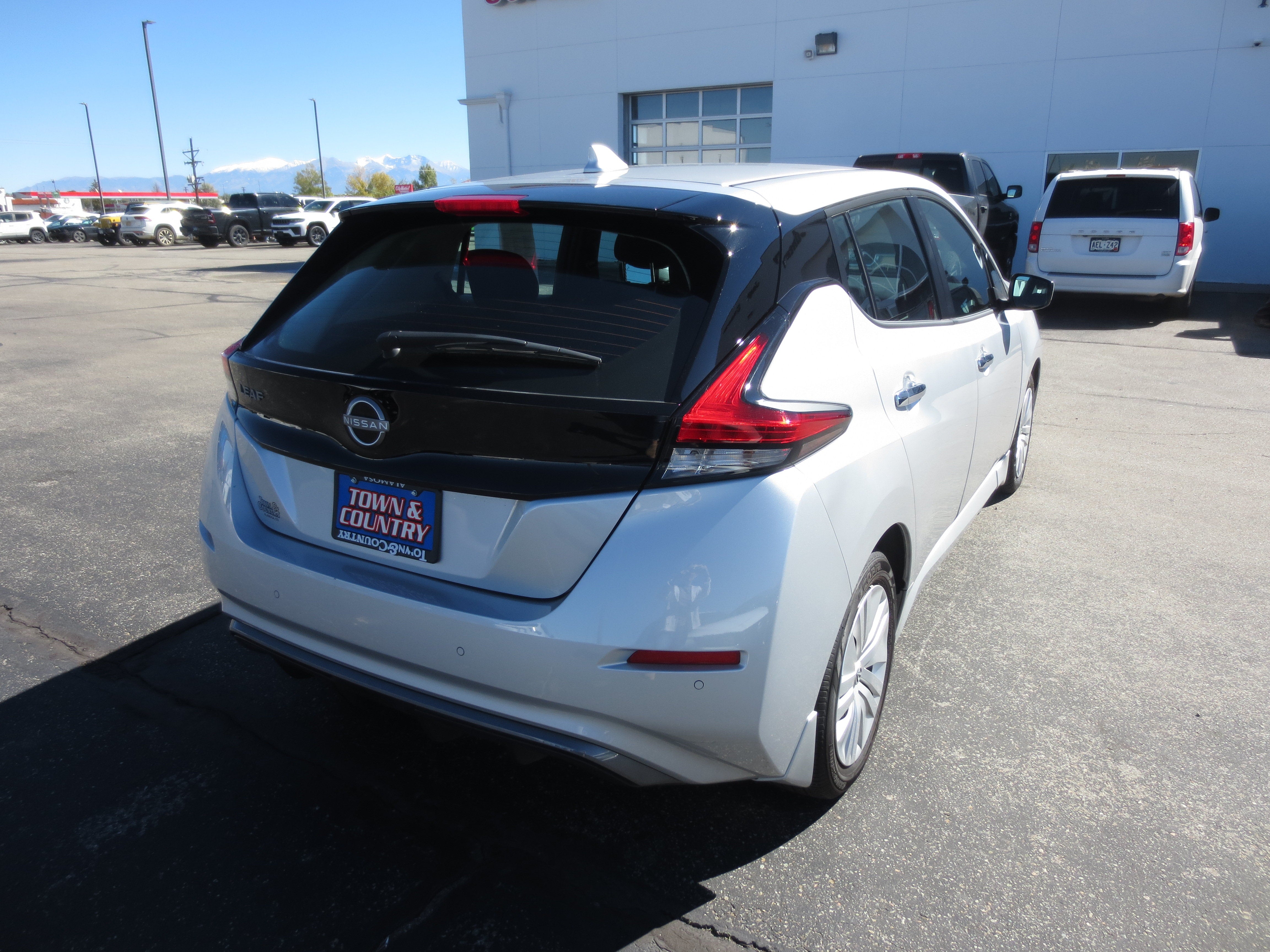 2025 Nissan LEAF S