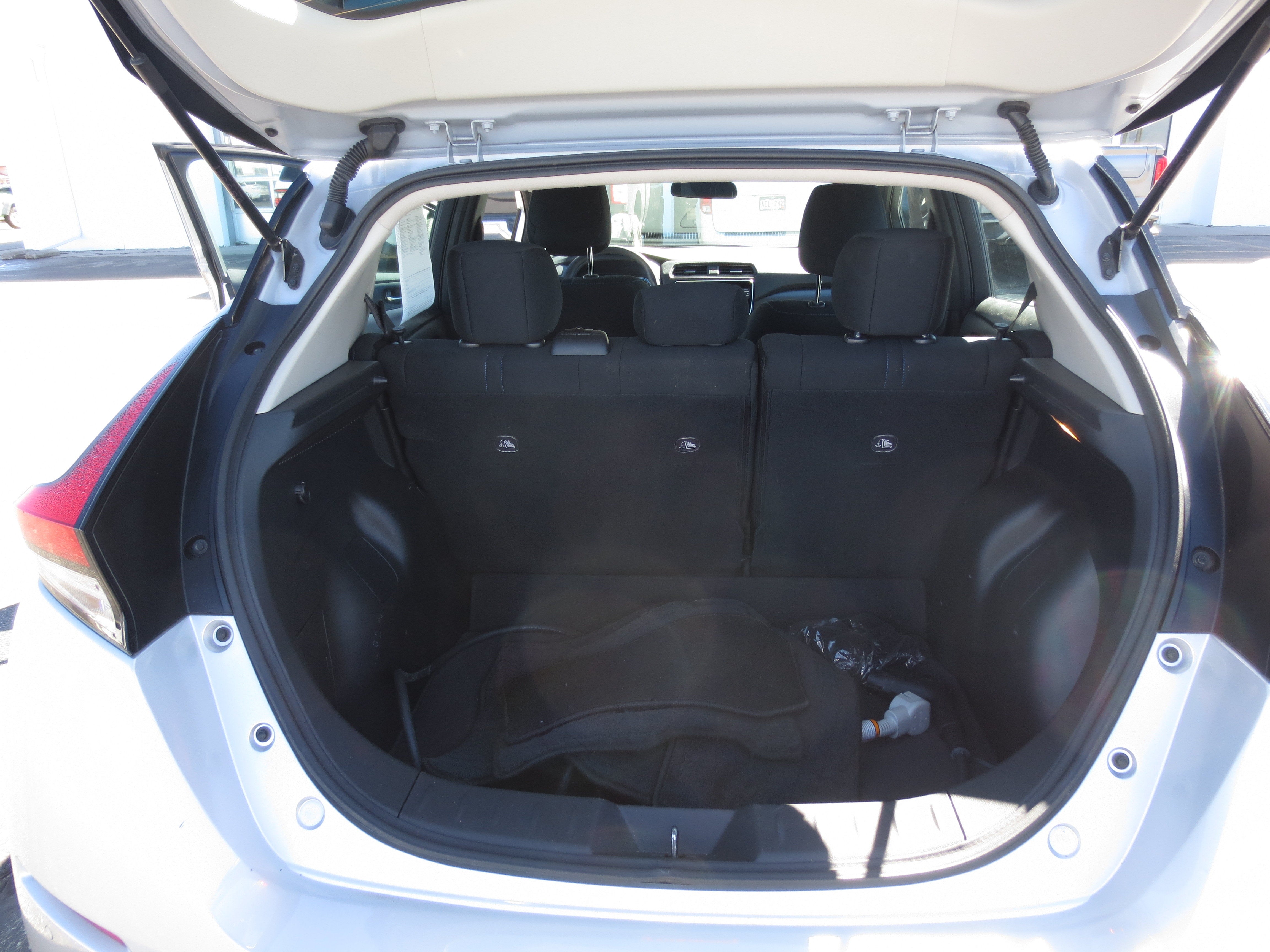 2025 Nissan LEAF S