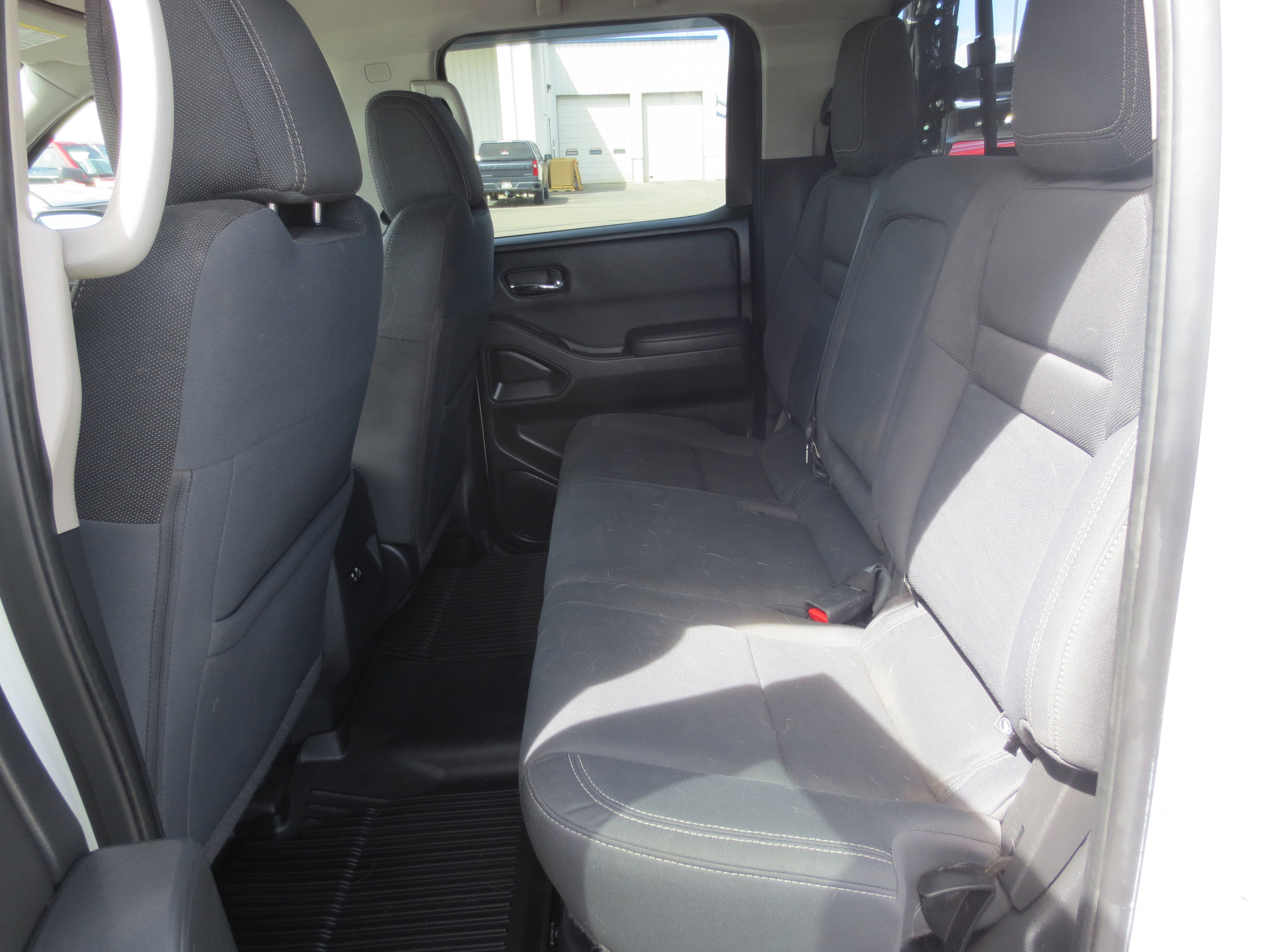 2022 Nissan Frontier SV