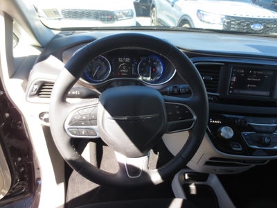 2024 Chrysler Voyager LX