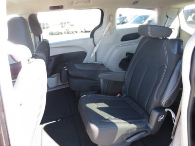 2024 Chrysler Voyager LX