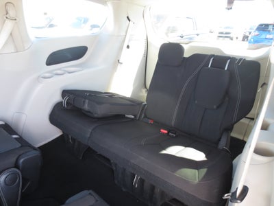 2024 Chrysler Voyager LX