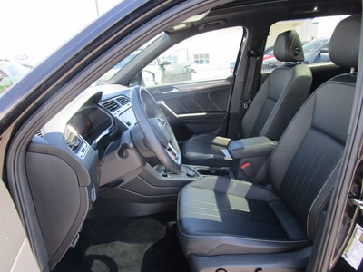 2023 Volkswagen Tiguan SE R-Line Black