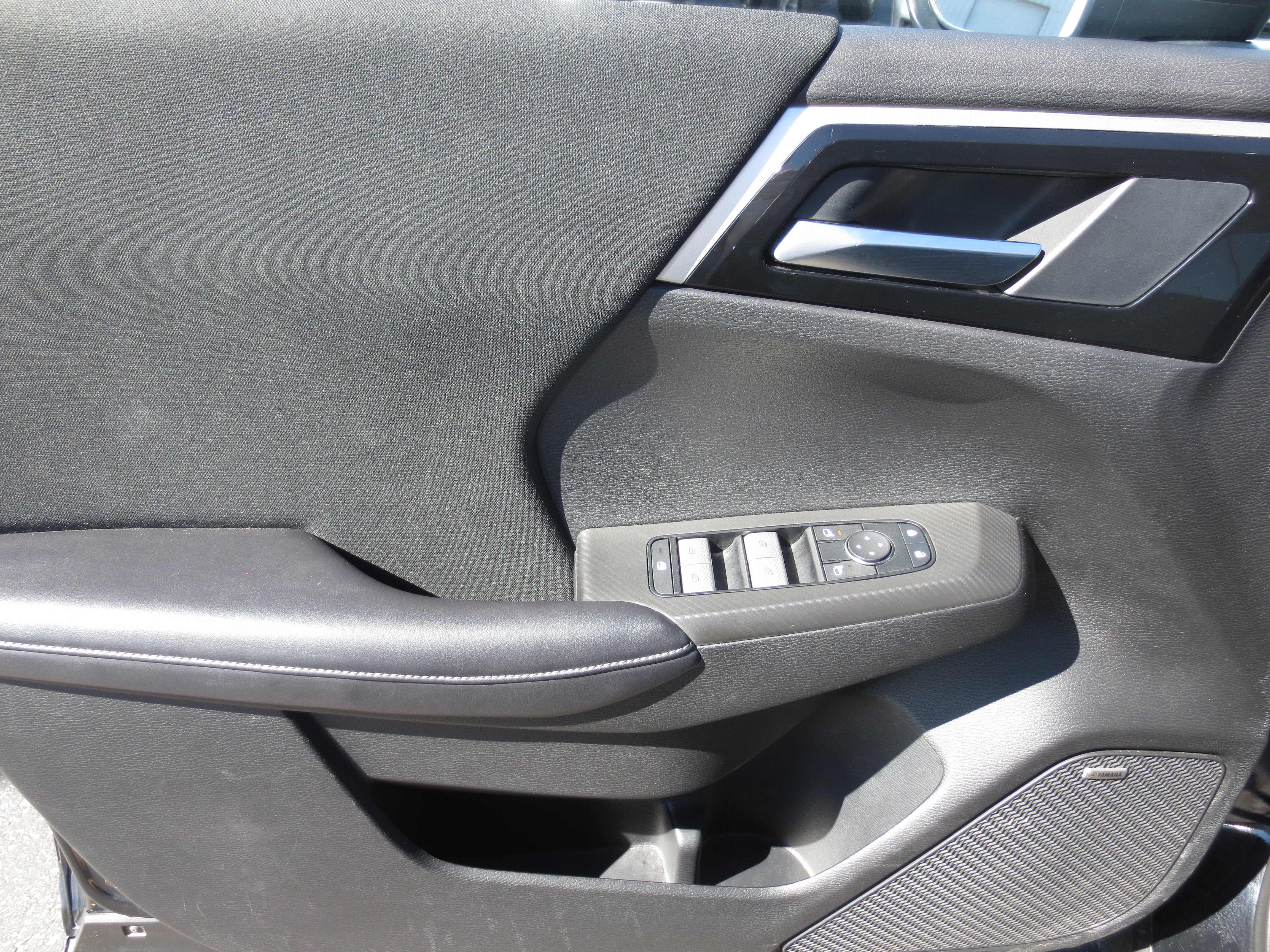 2025 Mitsubishi Outlander ES