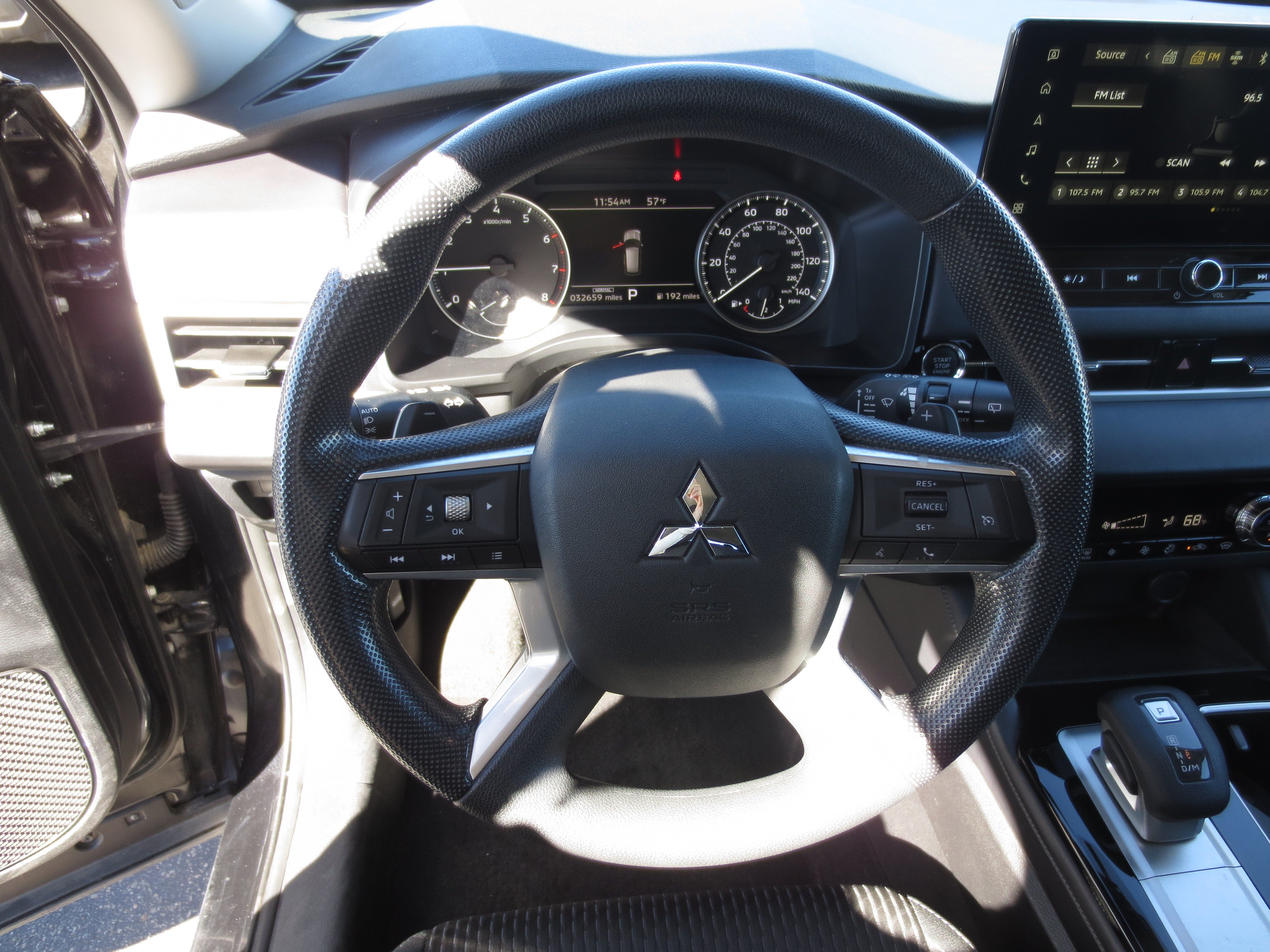 2025 Mitsubishi Outlander ES