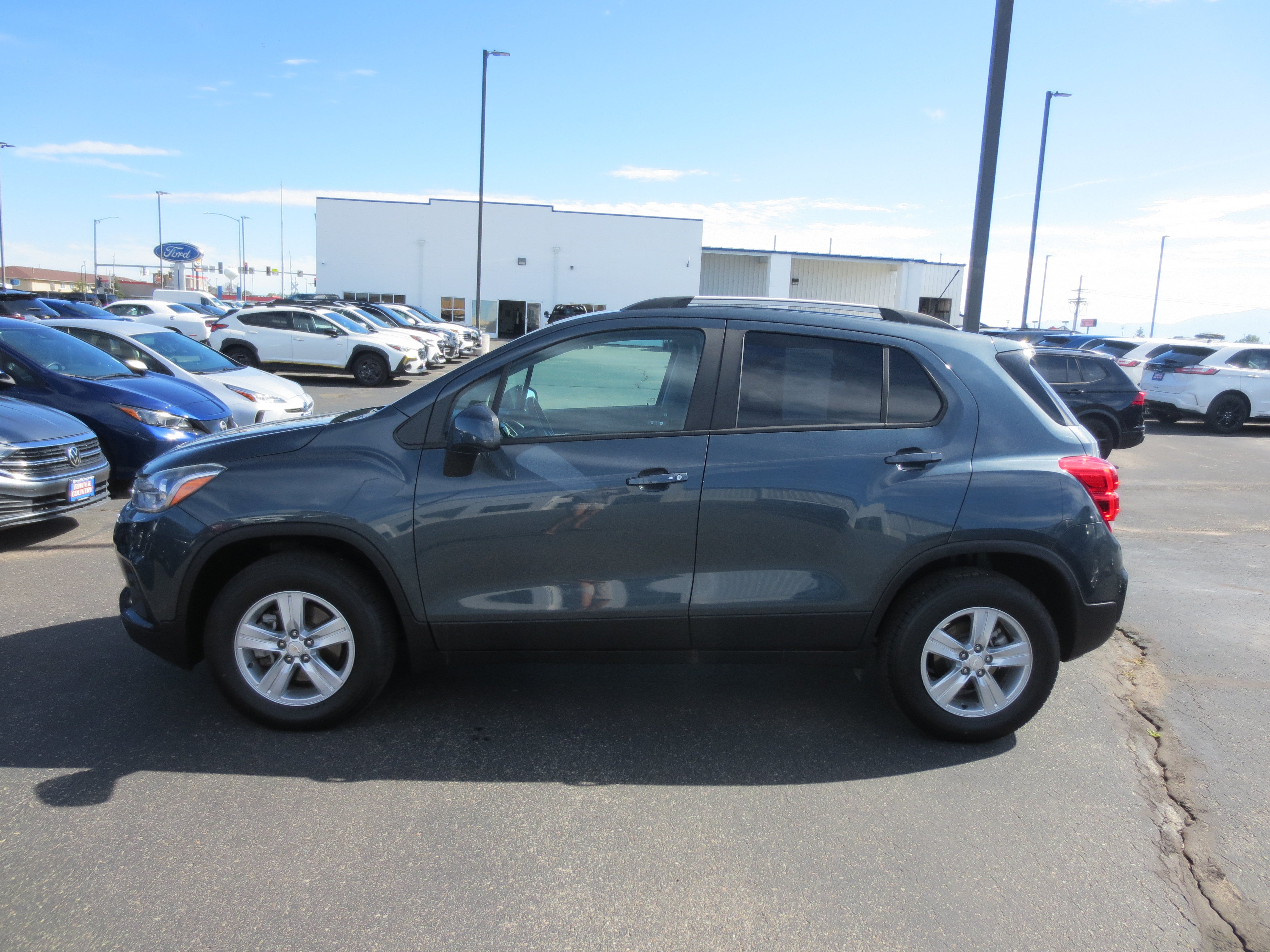 Used 2022 Chevrolet Trax LT with VIN KL7CJPSM6NB534132 for sale in Alamosa, CO